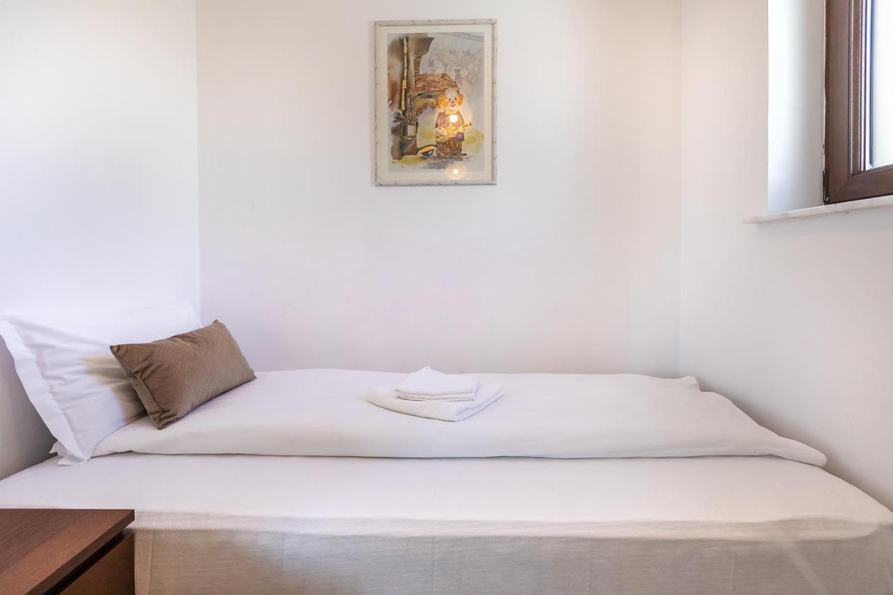 Emerald Residence ริชนอฟ ภายนอก รูปภาพ